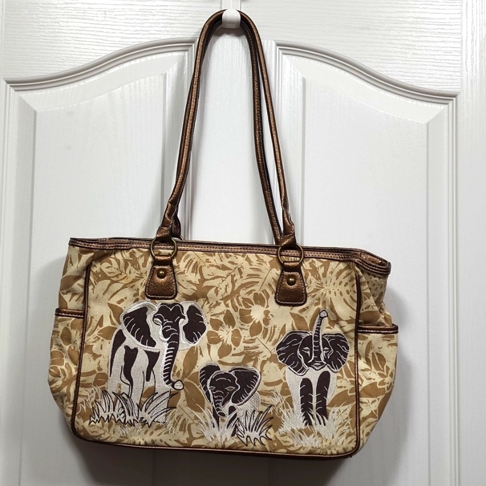 Bueno tote purse with elephants on front